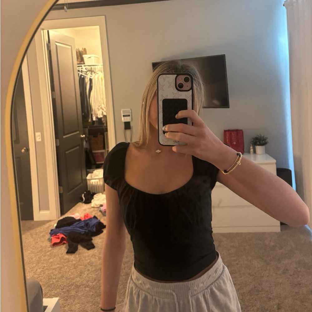 hollister cropped fitted T